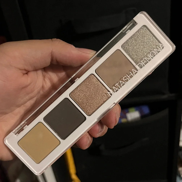 MAKEUP BUNDLE - Picture 5 of 7